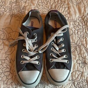 Converse gray purple sneaker shoe Women’s Sz 7